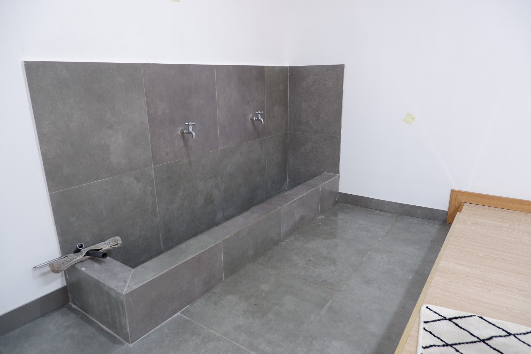 Jasa Interior Kantor, tempat wudhu PT. KSB INDONESIA