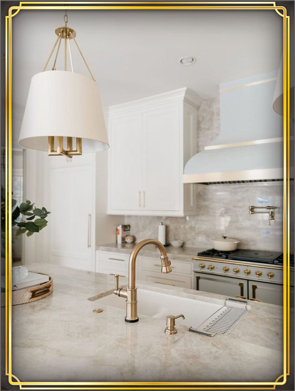 contoh design interior dapur - kitchen - kitchenset modern minimalis warna putih silver grey abu-abu - jakarta selatan aksen gold