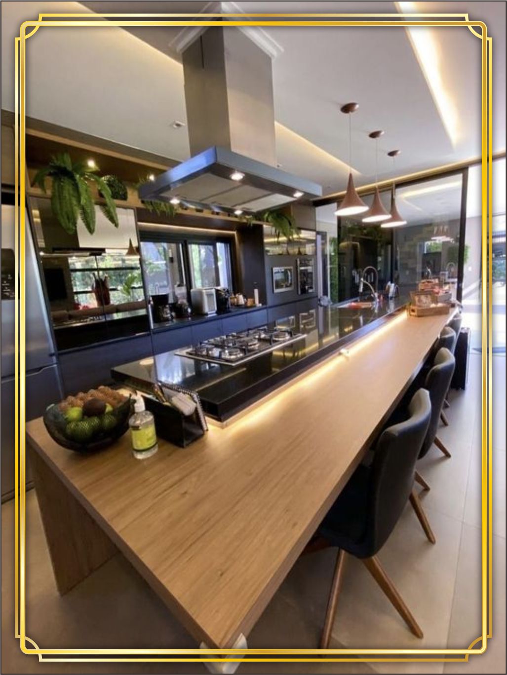 design interior dapur ( kitchen set ) modern minimalis warna kayu coklat grey hitam hpl tekstur kayu lighting warm